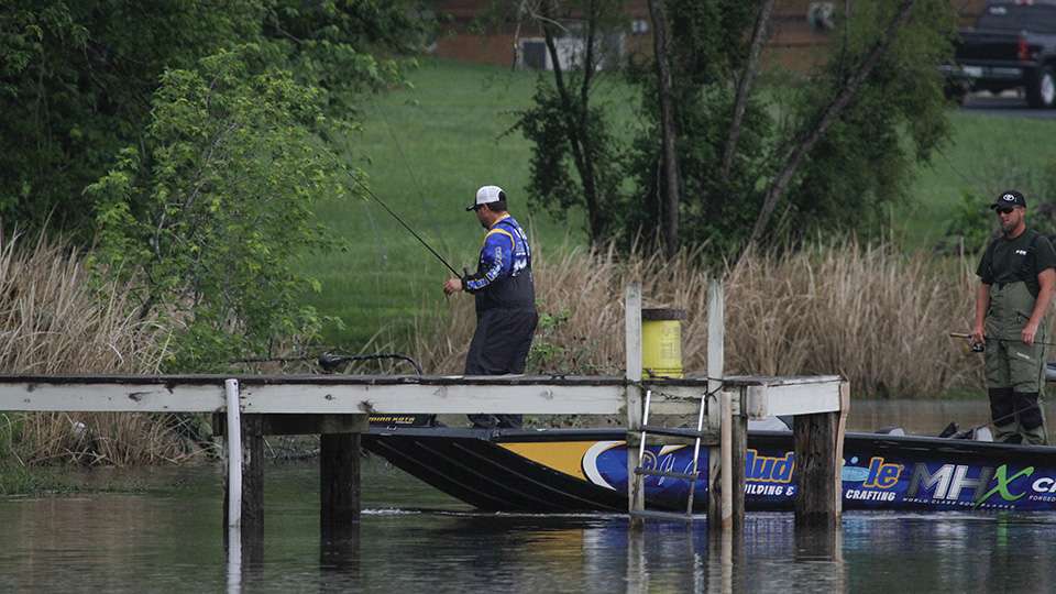 Go on the water as we hop from John Cox to Sam George, Michael Neal and  Hunter Shryock on the final day of the Bass Pro Shops Bassmaster Southern Open #2.