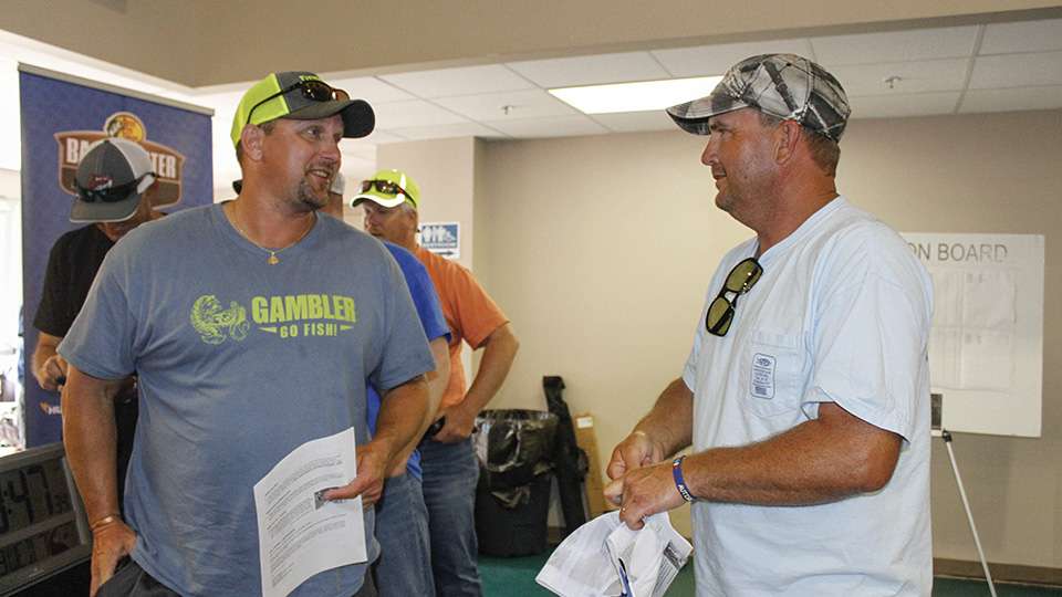 Florida pros Rich Howes (left) and Cliff Prince (right) chat about Lake Chickamauga.