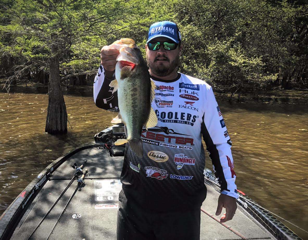 Cliff Crochet decided to make a 30 minute run and swing for the fences knowing he needs a good bag to stay in it tomorrow. In 30 minutes he's put several in the boat to improve his chances.  He's definitely around good fish for the first time today.