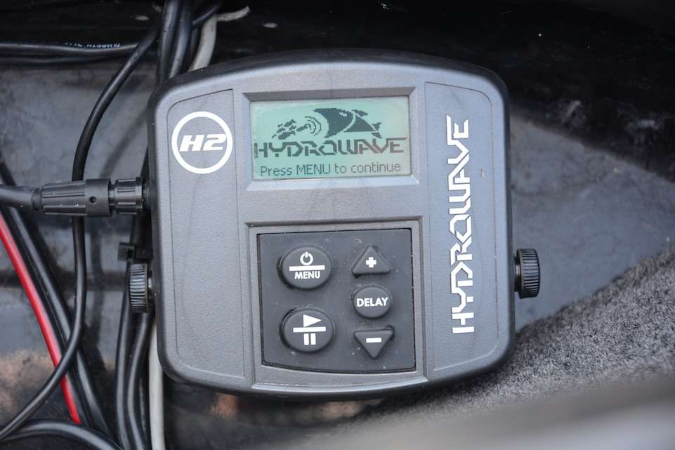 Card upgraded to this Hydrowave H2 Electronic Feeding Stimulator. The new unit has 16 original and new sound patterns with five programmed delay options ranging from 15 to 120 seconds. 
