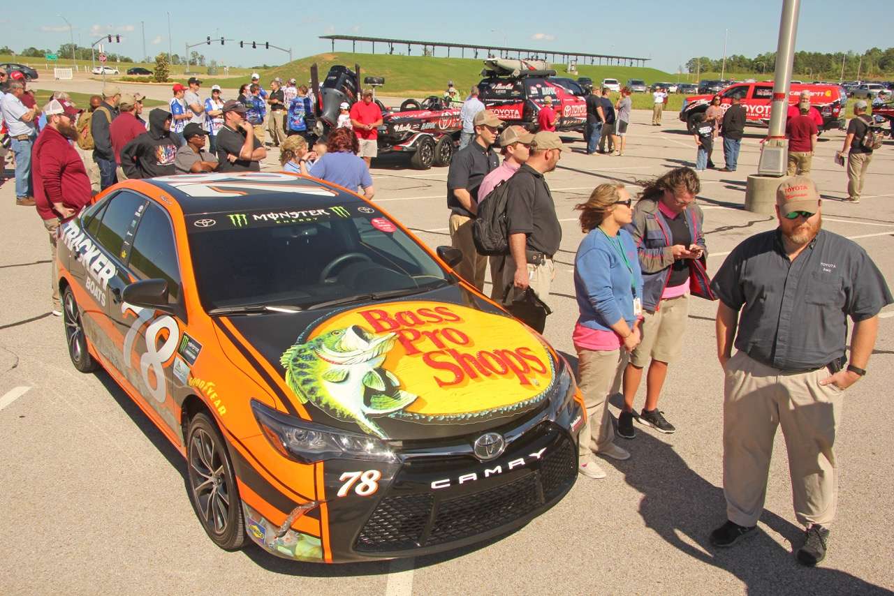 Approximately 200 fishing fans from the local community showed-up to meet the Team Toyota pros and see their Tundras and boats. A Camry that looks like the Bass Pro Shops/TRACKER BOATS Toyota driven by avid angler Martin Truex Jr. was also on display. 