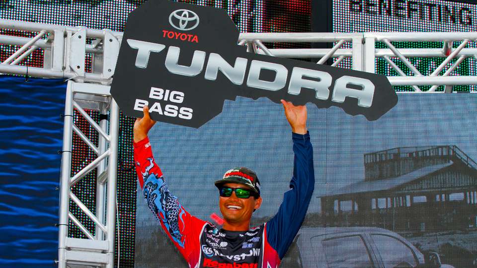 Toyota will again provide a $50,000 Tundra truck for the angler who weighs the largest bass in this yearâs Texas Fest. But even if they donât catch âem, all the anglers will receive a portion of the $1 million purse. First place still earns $100,000, but second is bumped up $9,000 to $34,000. Each of the top 12 checks are increased from a normal Elite stop, and the 13th to 51st anglers receive $11,000, up 1K. Payouts usually end there, but the next eight will get $5,000, then $4,500 goes to those 61st-70th and everyone else to 109th will receive $3,500. Happy days, for sure.