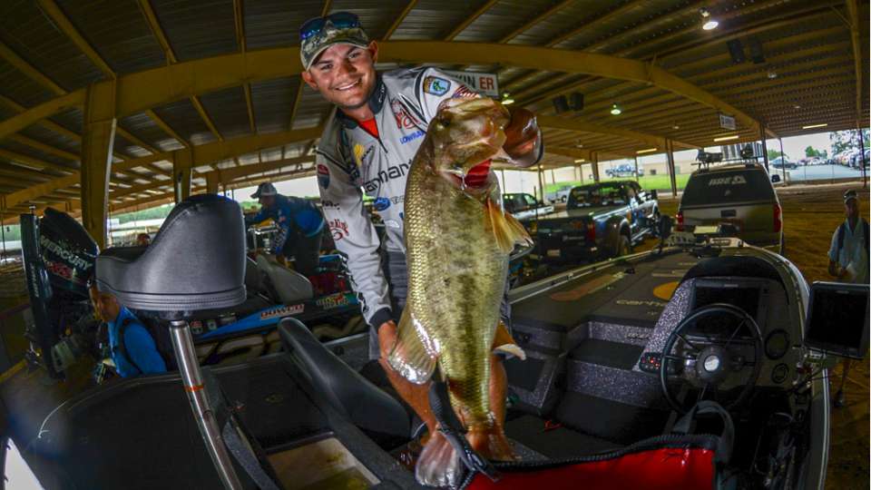 2017 GEICO Bassmaster Classic presented by DICK'S Sporting Goods champion Jordan Lee weighed 22-10, 16-13, and 17-9 for a three-day total of 57-0.