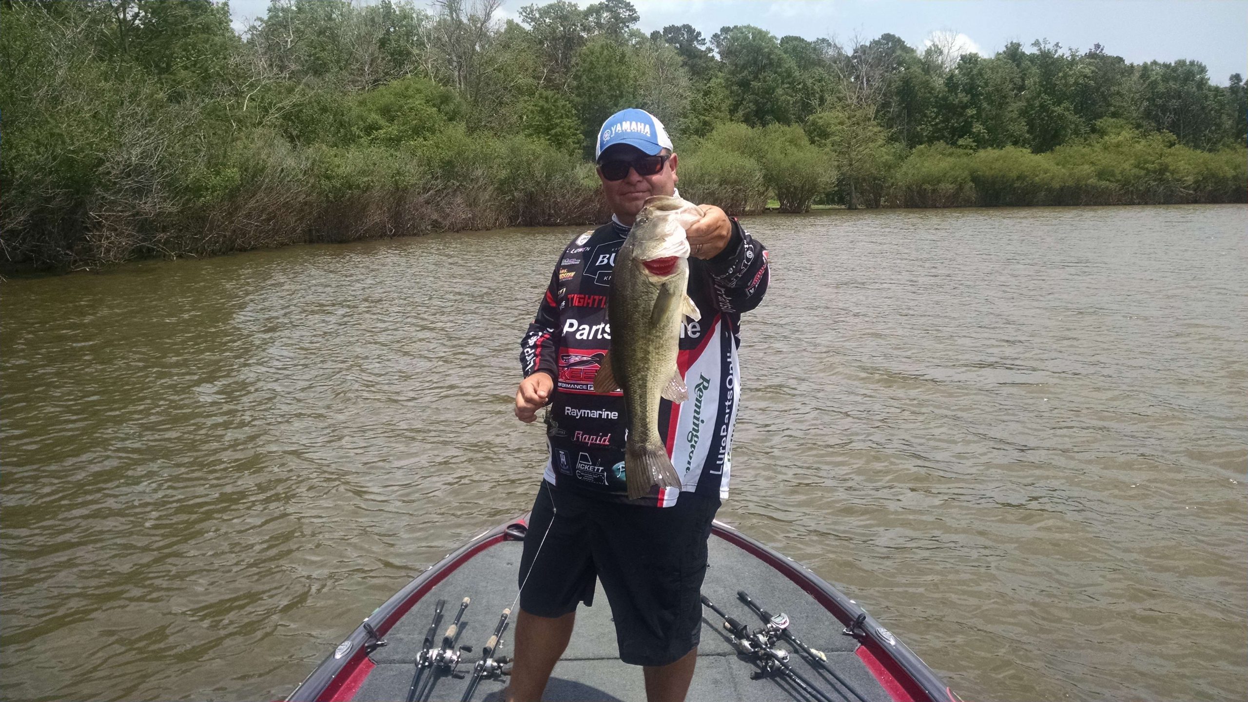 Solid 4-pounder for Bill Lowen to make great upgrade to his limit for today
