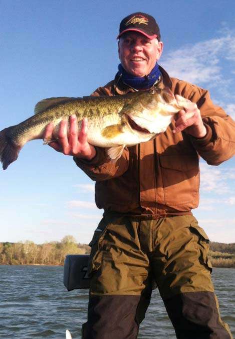 <b>Dave Tanner</b> 
<br>Ohio
<br>10-6
<br>Lake Guntersville, Alabama
<br>1-ounce Big Hammer Swimbait (rainbow)