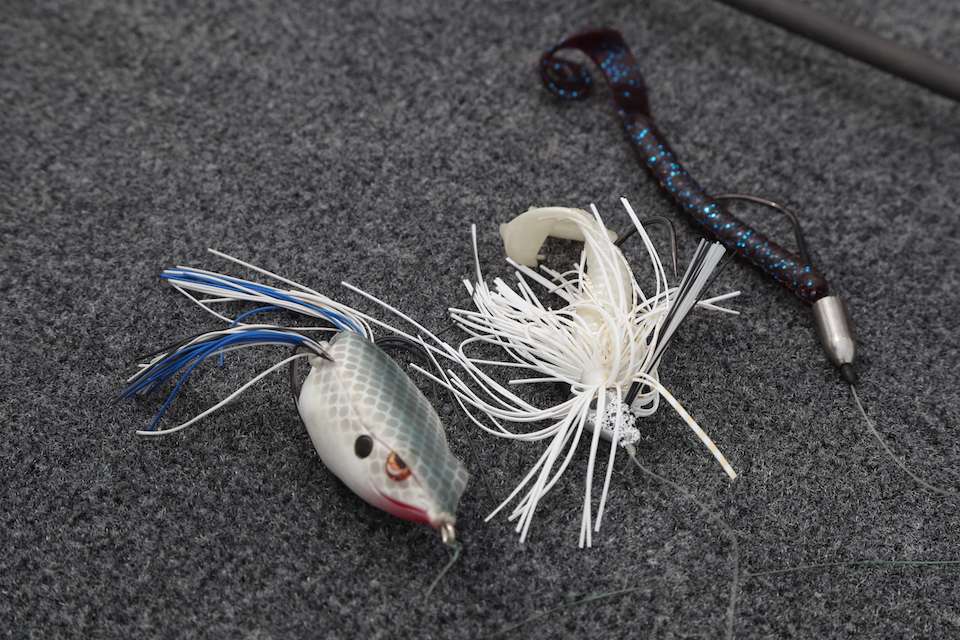 He also used a Berkley PowerBait Worm, Blue Flake, rigged to a 3/0 Gamakatsu Super Heavy Cover Flippinâ Hook, with 1/2-ounce sinker. Sullivan also chose this Spro Dean Rojas Bronzeye Poppinâ Frog 60. 
