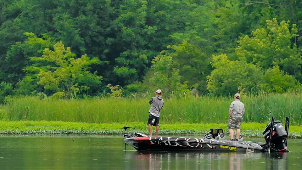 Go on the water with Jason Christie as he tackles the end of the first day of the
GoPro Bassmaster Elite at Dardanelle presented by Econo Lodge.