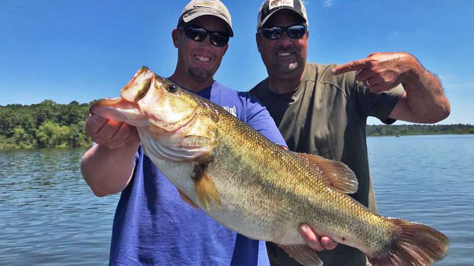 Keith Combs and Mark Zona are flashing pearly whites for this 8-9 landed while shooting an episode of âZonaâs Awesome Fishing Show.â 