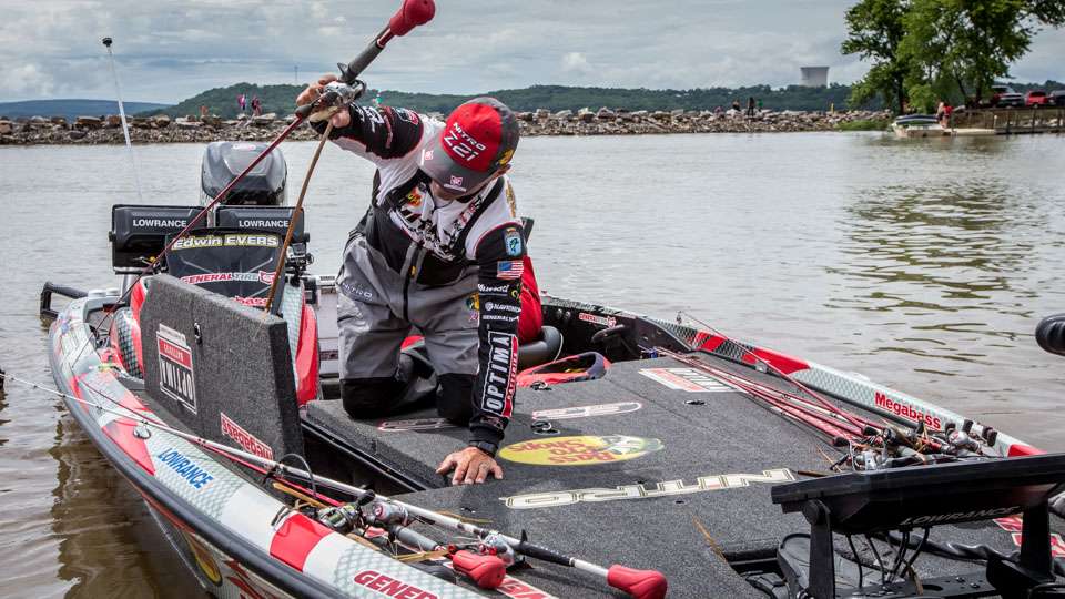 Go backstage on Day 3 at the GoPro Bassmaster Elite at Dardanelle presented by Econo Lodge!
