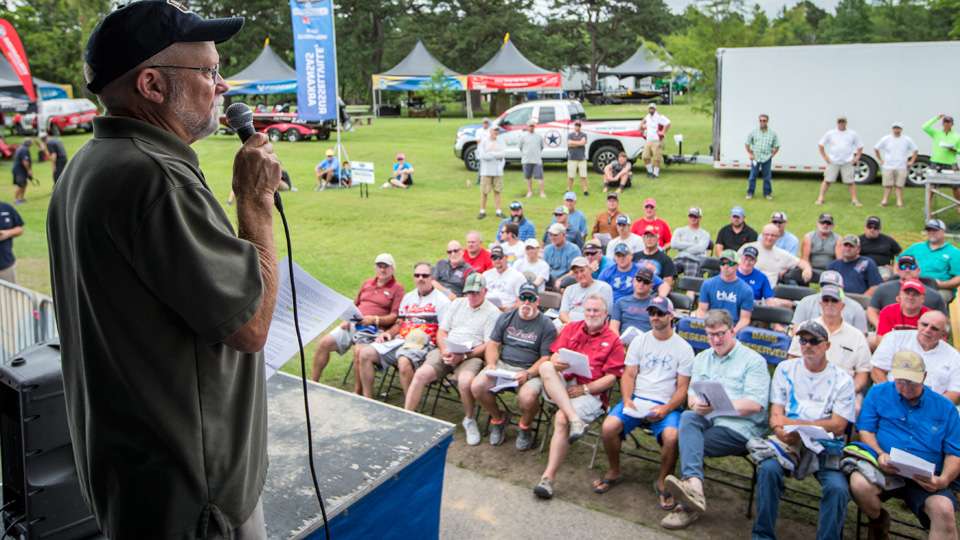 The Bassmaster Elite Series pros and their Marshals meet, greet and dine on the eve of the GoPro Bassmaster Elite at Dardanelle presented by Econo Lodge. Competition begins Friday, June 2nd.