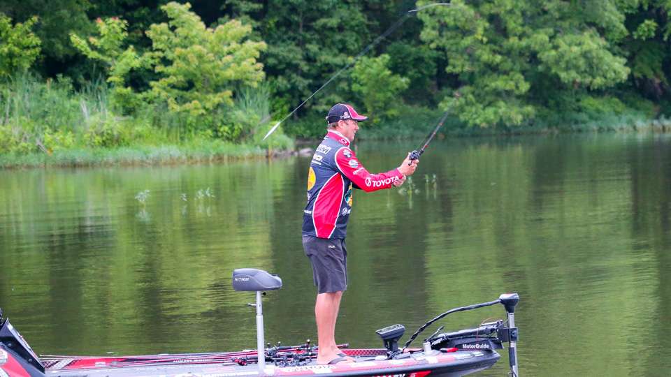 Join tournament leader Kevin VanDam on Day 2 of the GoPro Bassmaster Elite at Dardanelle presented by Econo Lodge.
