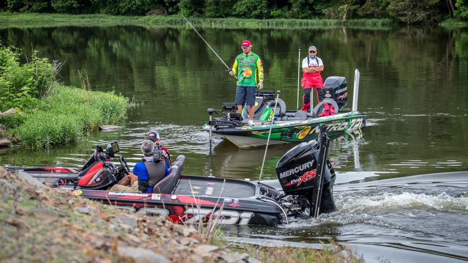 Join Kevin VanDam on Day 3 of the GoPro Bassmaster Elite at Dardanelle presented by Econo Lodge!