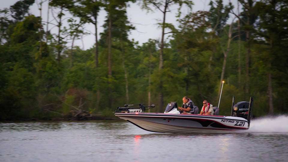 Head out with the Opens anglers as they tackle Day 1 of the 2017 Bass Pro Shops Central Open #2 on the Sabine River. 