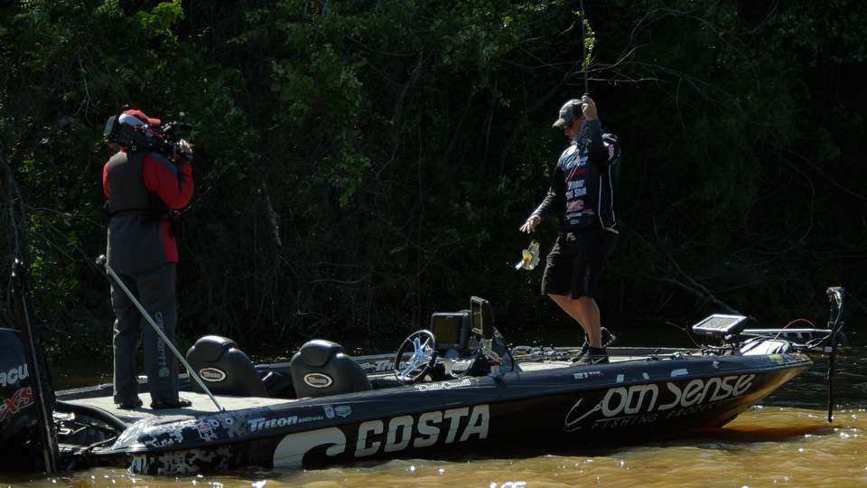 Dustin Connell catches another keeper on Ross Barnett.
