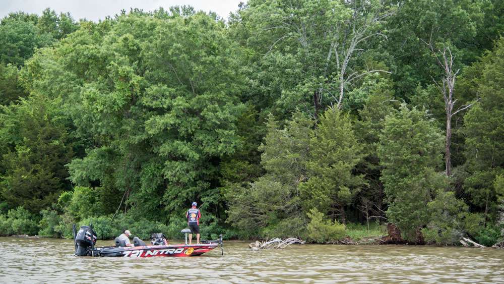 Join Kevin VanDam on Day 4 of the GoPro Bassmaster Elite at Dardanelle presented by Econo Lodge.