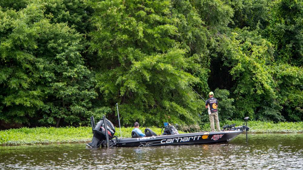 Join Matt Lee on Day 2 of the GoPro Bassmaster Elite at Dardanelle presented by Econo Lodge!