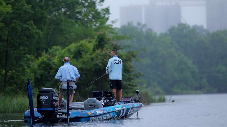 Go on the water with the Elites as they take on Day 1 of the GoPro Bassmaster Elite at Dardanelle presented by Econo Lodge.