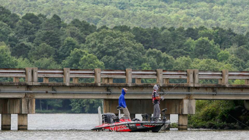 Follow along with the Elites as Day 1 of the GoPro Bassmaster Elite at Dardanelle presented by Econo Lodge winds down.