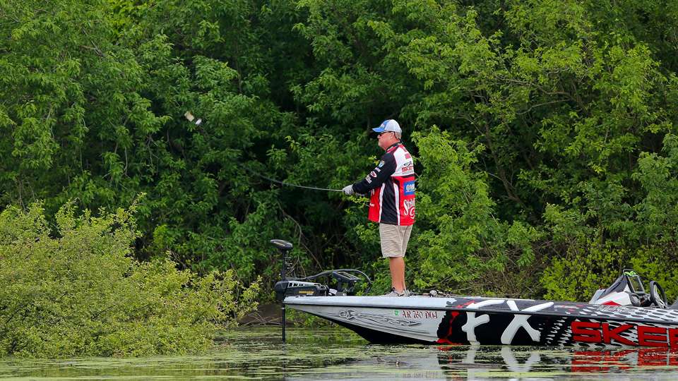 Join Mark Davis on Day 3 of the GoPro Bassmaster Elite at Dardanelle presented by Econo Lodge!