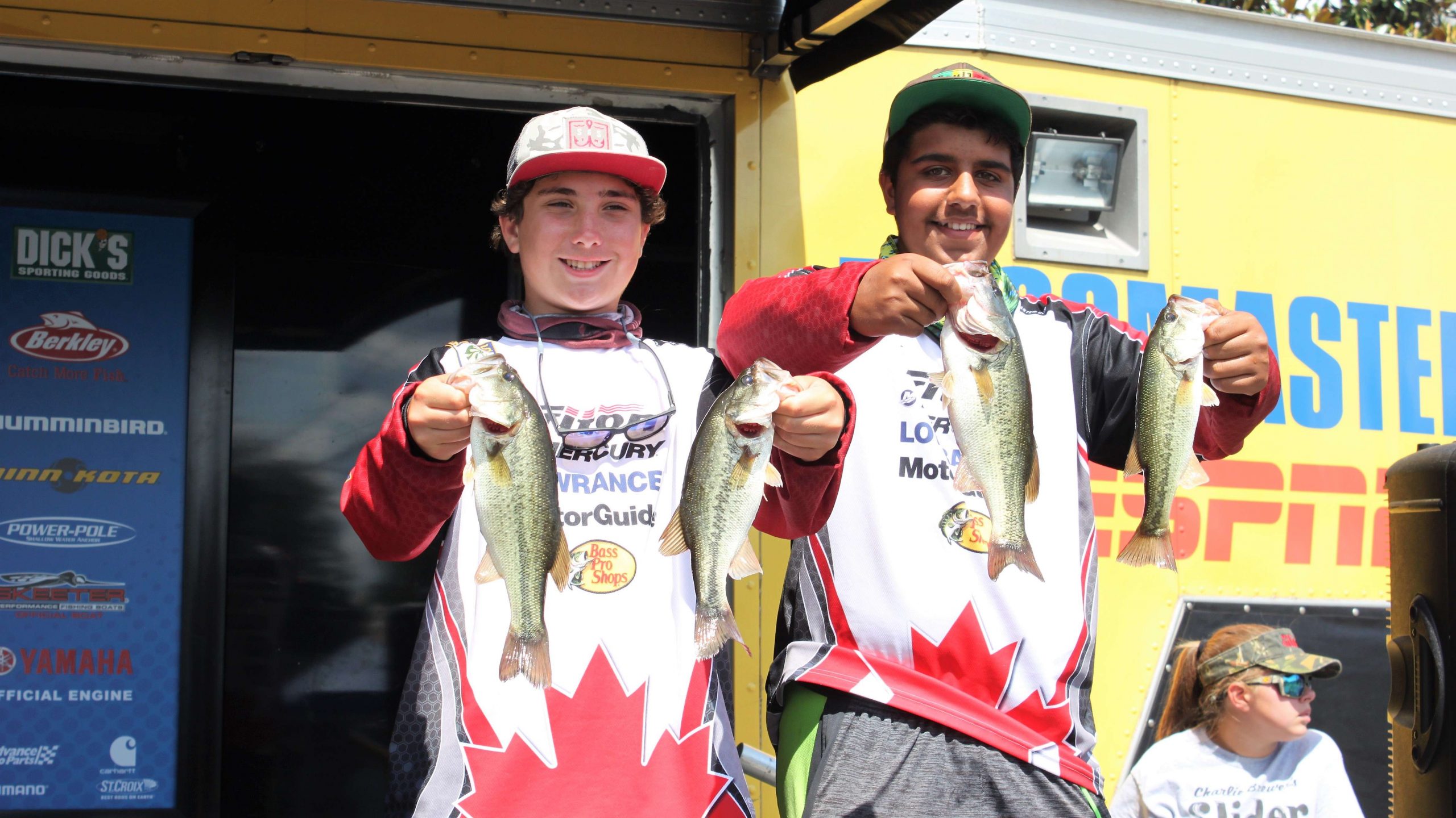  Tristan Huiser and Aaron Nijjar of Canada are in 31st place with 4-13.
