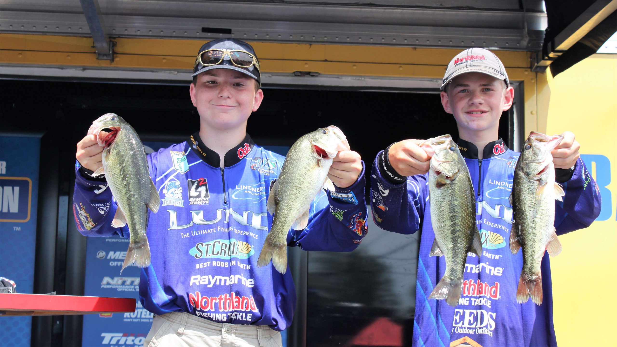 The Land of 10,000 Lakes was well represented on the âLake of 1,000 Acres.â Pictured are Minnesotaâs Tyler Bahr and Troy Peterson who finished 11th overall with 14-12.
