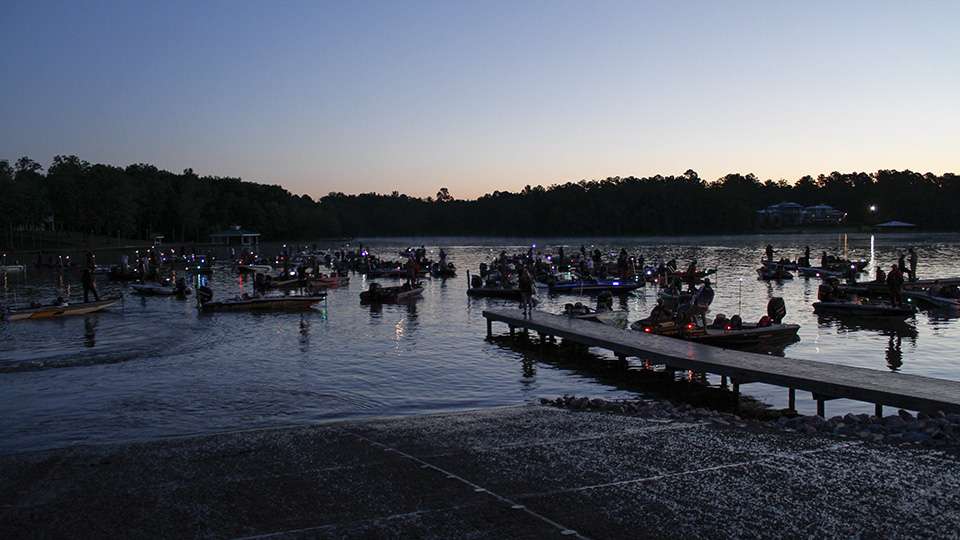 Takeoff started early at 5:30 a.m. CT and boats gathered in preparation.