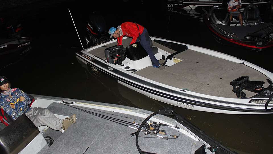 Day 2 of the Carhartt Bassmaster College Series Wild Card presented by Bass Pro Shops on Lay Lake got underway early as teams launched and docked up at Beeswax Landing.