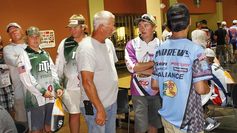 Albert Collins has fished in two Bassmaster Classics and being a boat captain is one of his yearly routines as the Breuner brothers have made it multiple times. This year he is with the elder brother Joseph.