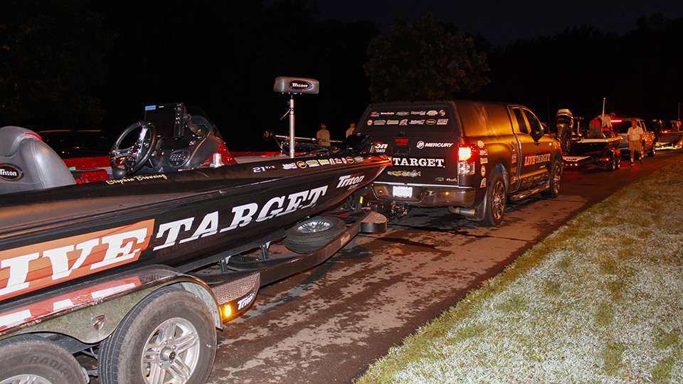 Bassmaster Elite Series pro Stephen Browning has had the pleasure to take his son Beau Browning and partner McCoy Vereen on Kentucky Lake this week. They are in the Top 10 heading into the final day.