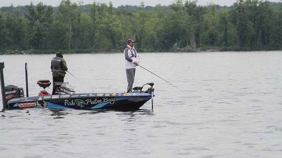 After a big morning flurry during the calm conditions on Day 1 of the Bass Pro Shops Bassmaster Northern Open on Oneida Lake, the wind blew from the east and it got choppy, but anglers kept catching them.