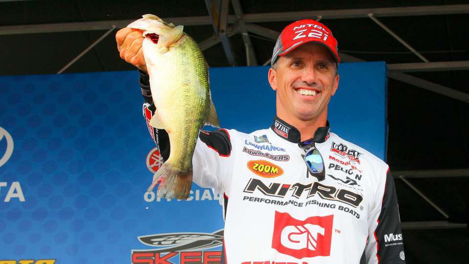 In 2015 he won at the St. Lawrence River. The same year he finished 18th at Lake St. Clair. In 2007, the former Classic champion finished 22nd at Lake Champlain. Evers took 49th place last year at the AOY championship on Mille Lacs. 
