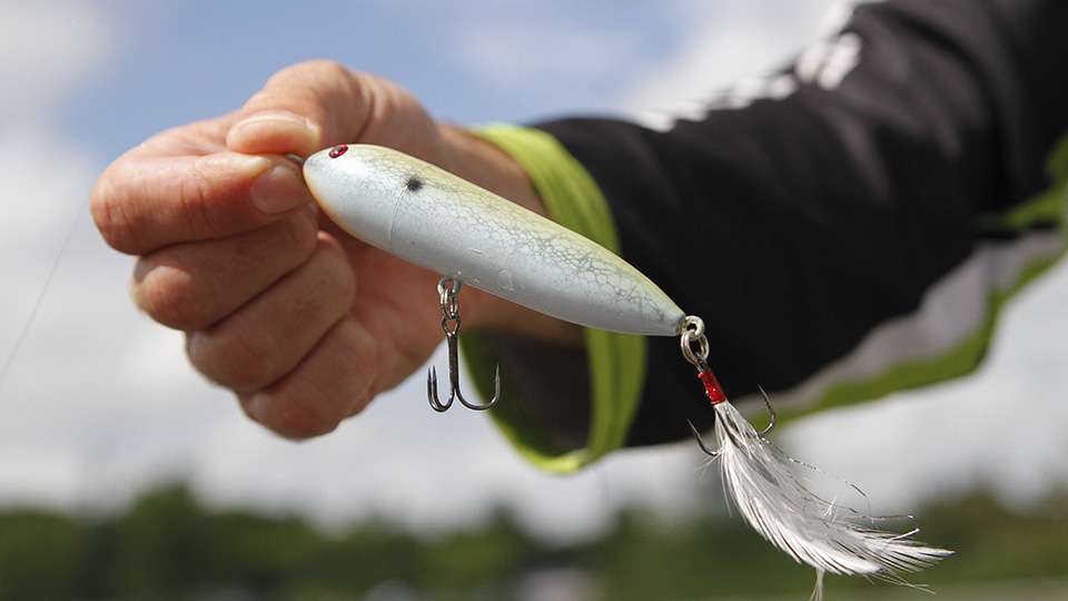 For calm water conditions he used this choice from Boing Lures. The Boing topwater has a unique sound chamber that creates a âboingâ sound that is irresistible to bass. 
