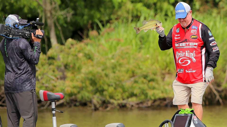 Davis is experiencing one of his best seasons in recent years. Three decades on the B.A.S.S. tour and three AOY titles is enough to convince anyone, including Davis, that he stands a good chance of a strong finish this season. 
