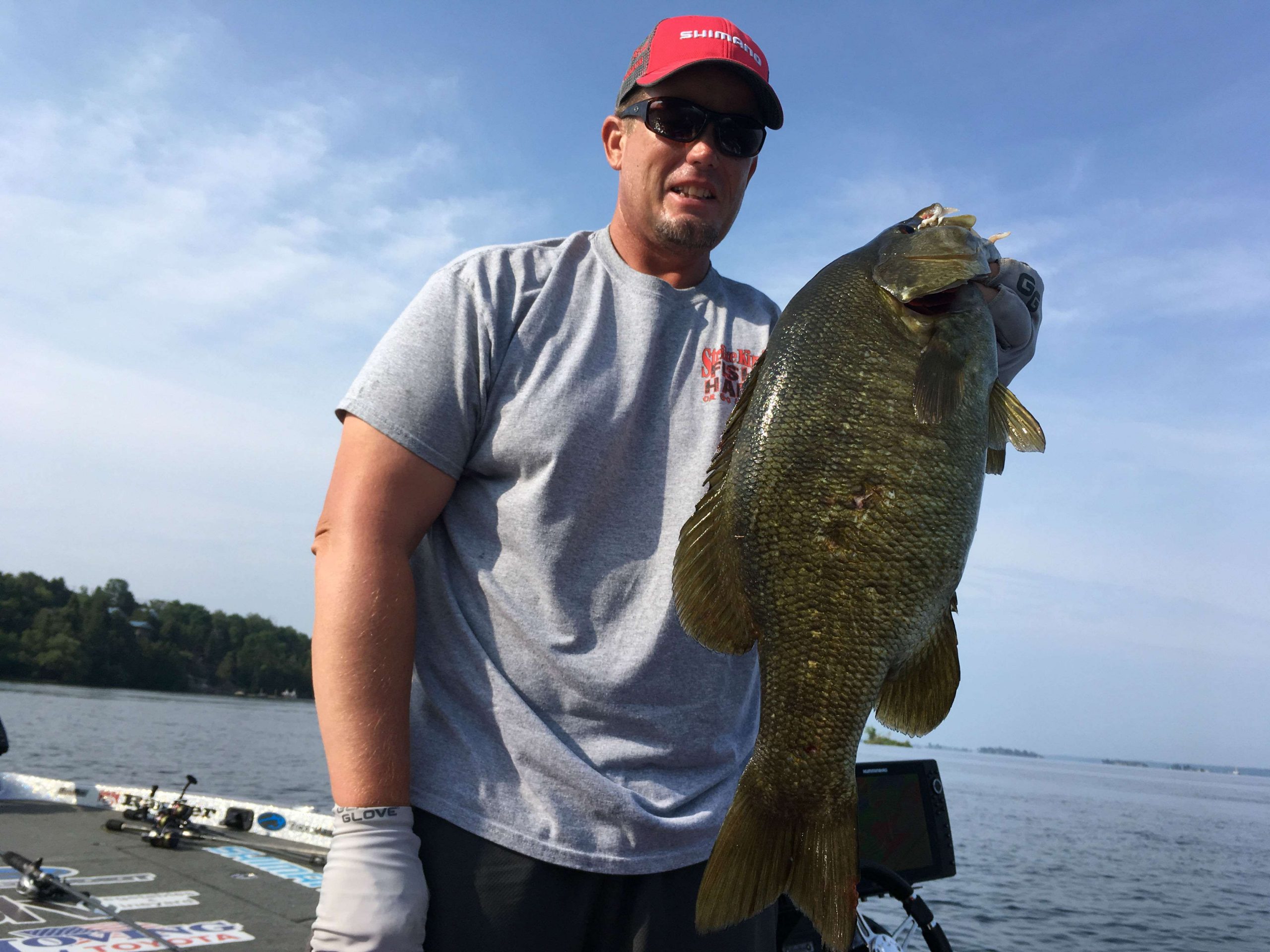Keith Combs continues to find some solid smallies on the St. Lawrence this morning with this almost four pound bronze beauty. 