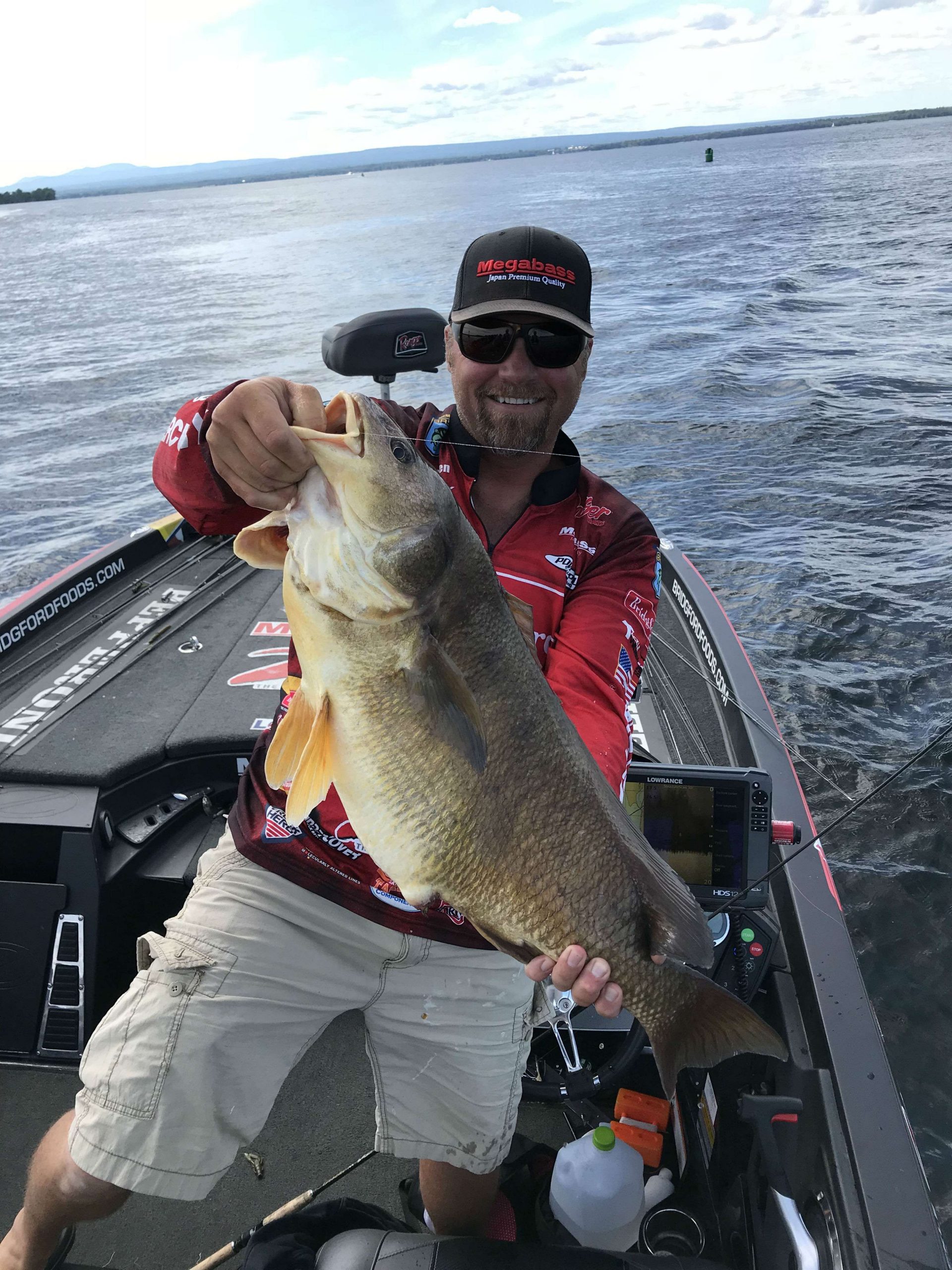 Luke Clausen lands monster sheepshead 15+ pounds!