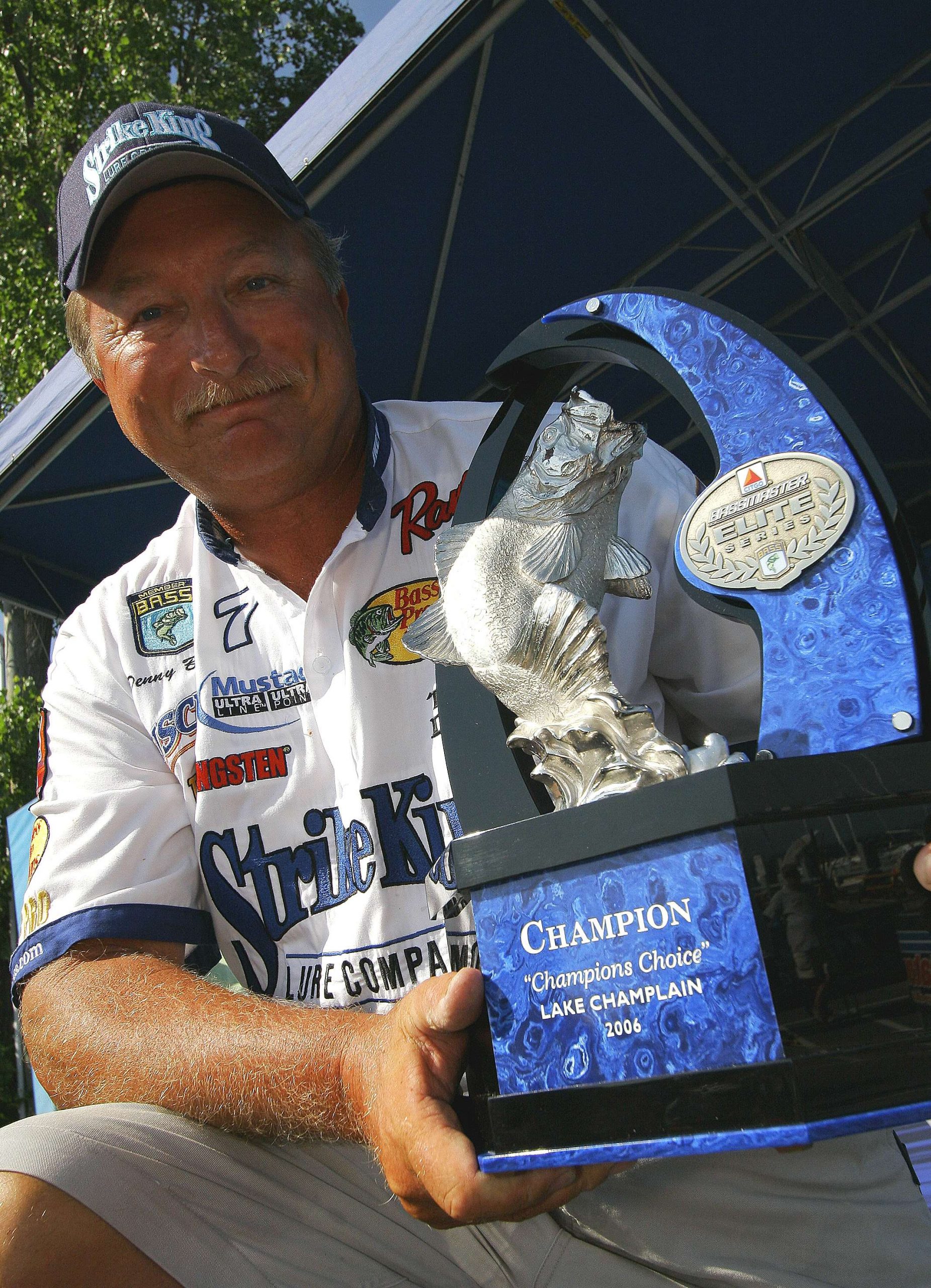 By winning, Brauer became the second angler to top $2 million in career earnings, and he took the B.A.S.S. all-time money lead back from Kevin VanDam. It was Brauerâs 16th of 17 victories.
