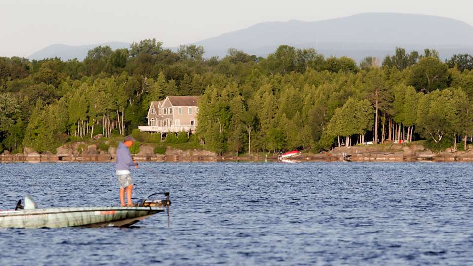 Steve Kennedy spent his Sunday charging up the leaderboard on the final day of the Bassmaster Elite on Champlain presented by Dick Cepek Tires & Wheels. 