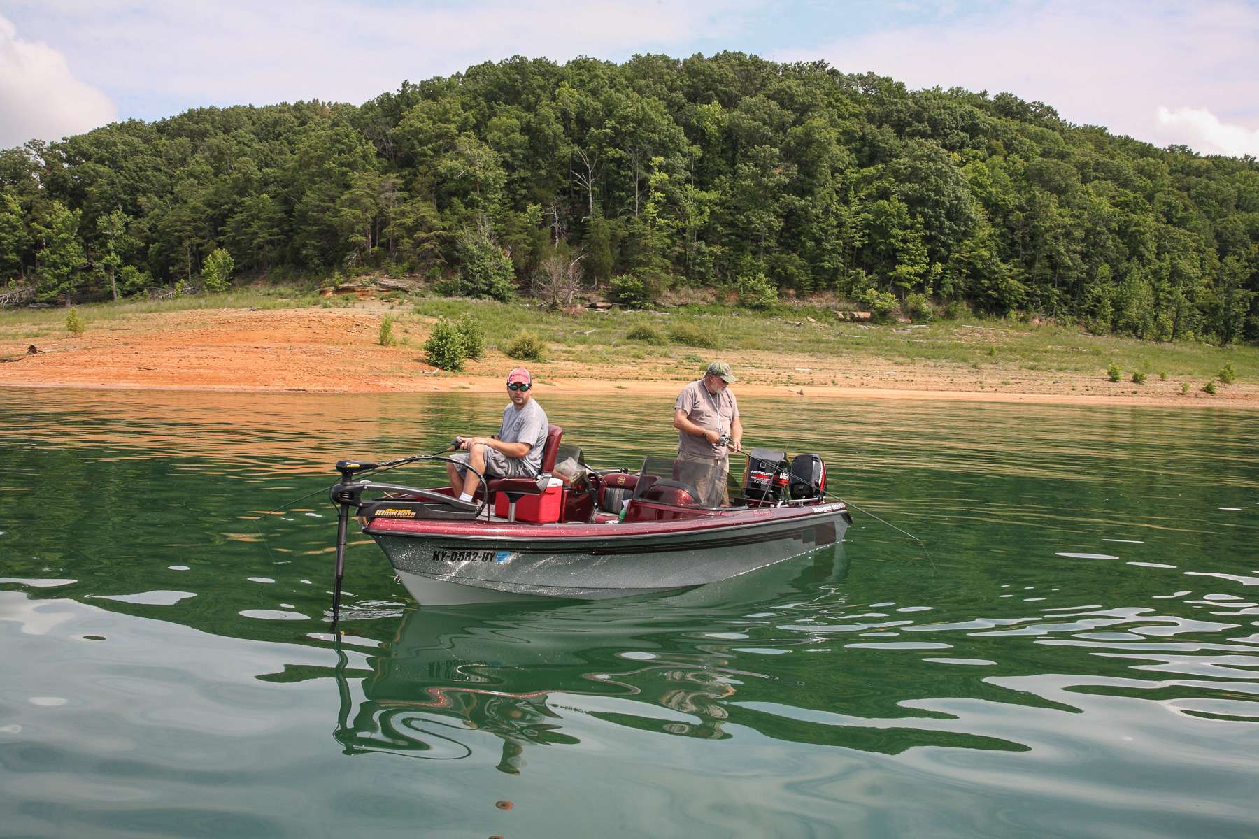 <h4>22. Lake Cumberland, Kentucky</h4>
  [65,530 acres] At Cumberland, you stand a good chance of catching largemouth, smallmouth and spotted bass on the same day. The fishing has improved since the dam was repaired and the lake returned to full pool. It took 60 pounds to win a four-day major tournament here in April 2017. Tournament data collected on Lake Cumberland by the Kentucky Department of Fish and Wildlife shows that in 2016, the average weight to win an eight-hour tournament was 13.02 and the average big fish weighed 4.52.
