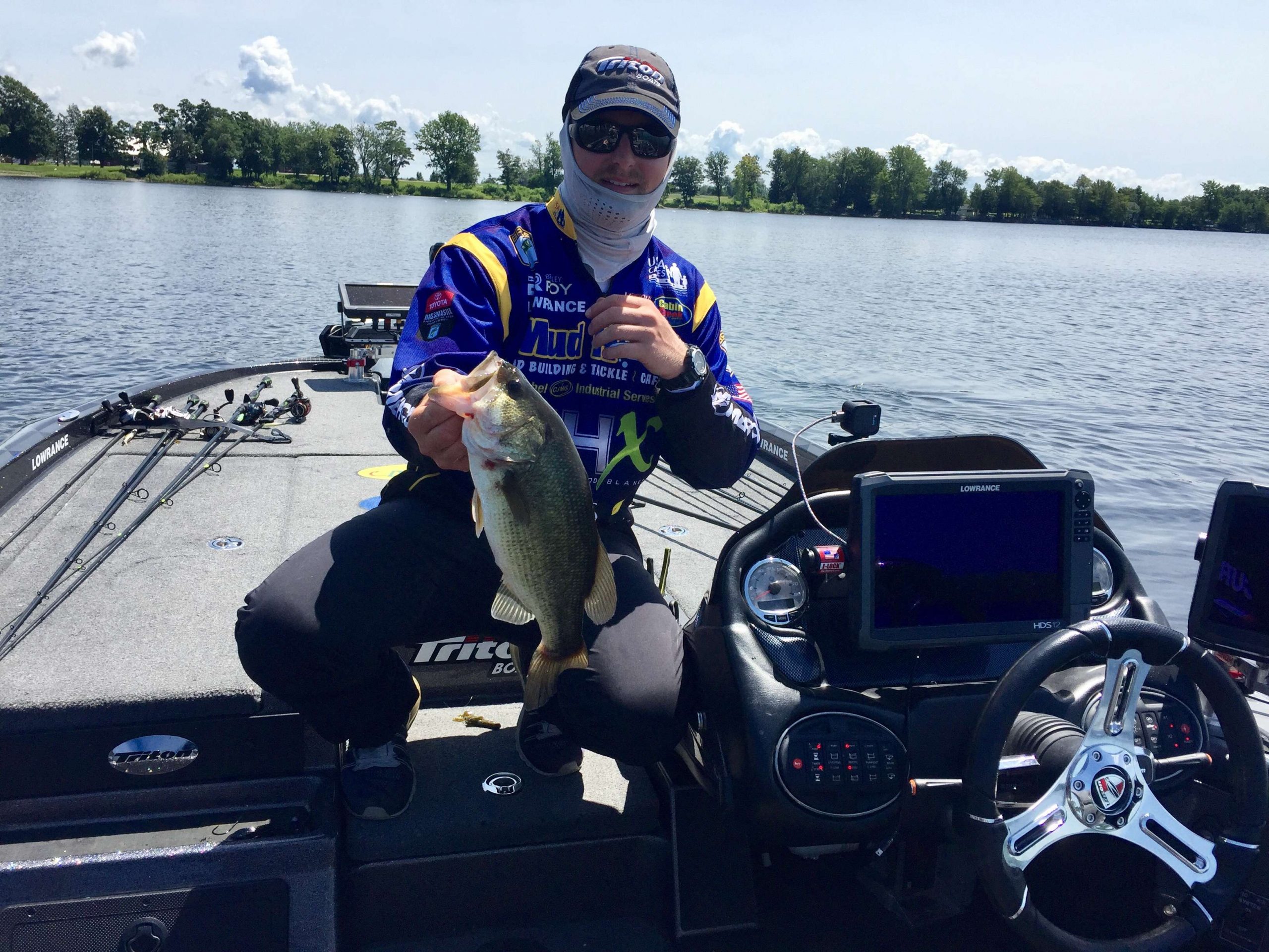Bradley Roy has been consistent all day catching quality fish. He's slowly culling up to a good bag.