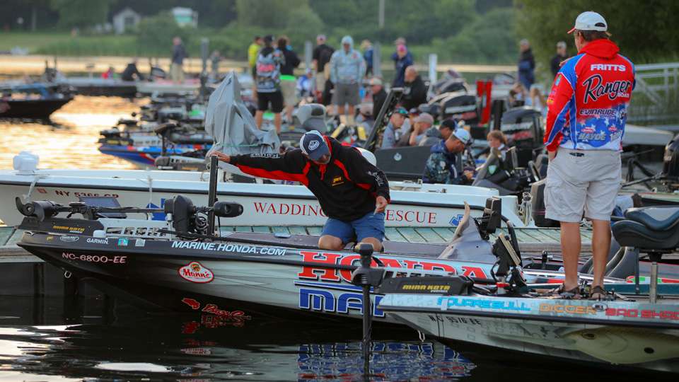See the Elites head out for the second day of the Huk Bassmaster Elite at St. Lawrence presented by Go RVing.