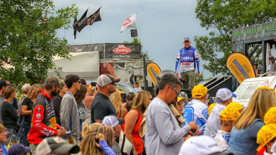 Alton Jones is first to weigh in on Championship Sunday at the Huk Bassmaster Elite at St. Lawrence River presented by Go RVing.