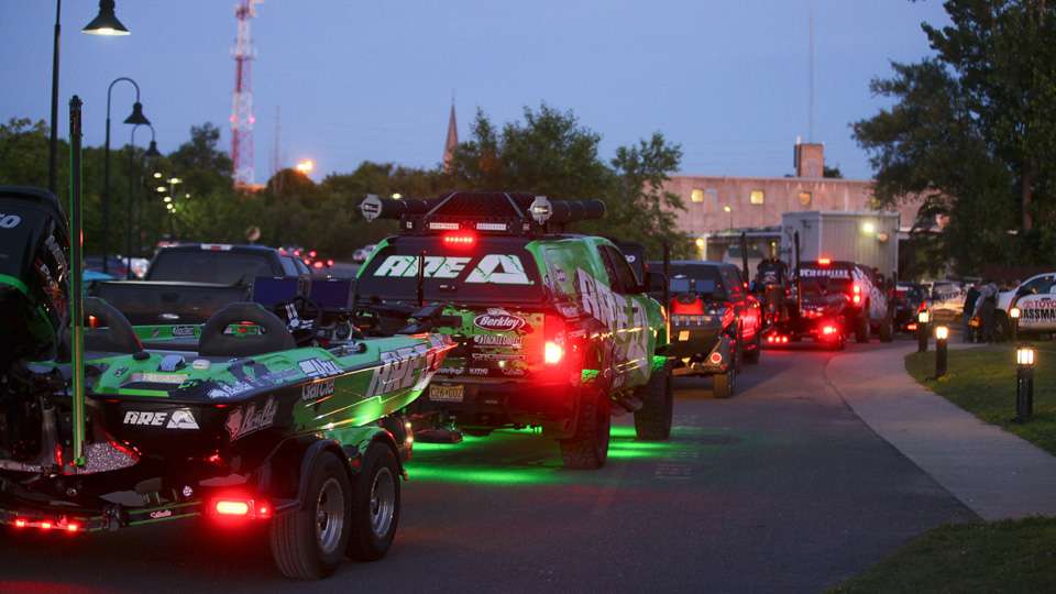 See the Elites get ready and get going on Day 2 of the Bassmaster Elite at Champlain presented by Dick Cepek Tires & Wheels.