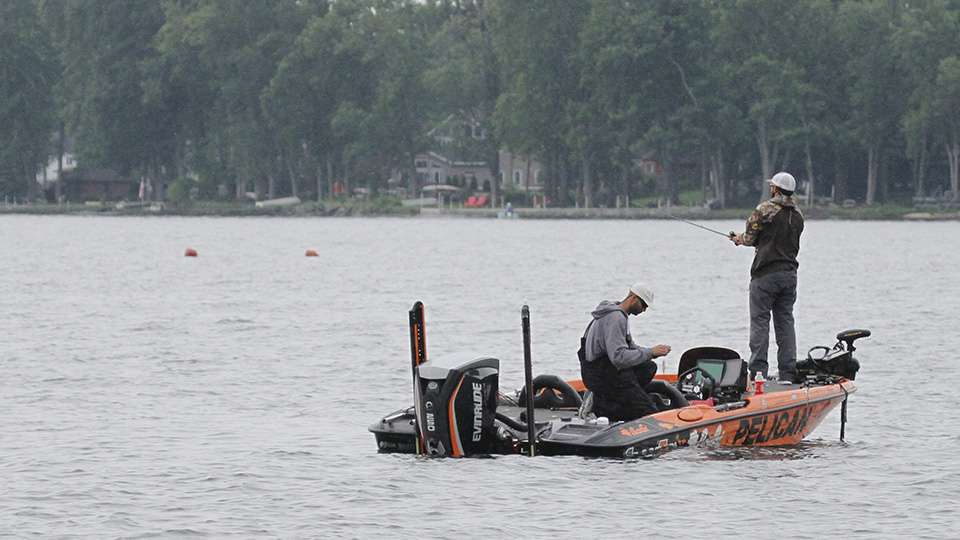 Day 2 was a tougher day for the field, but ounces separated a lot of anglers on the standings so the afternoon would be crucial for those hoping to make a Top 40 check or the final day Top 12 cut.