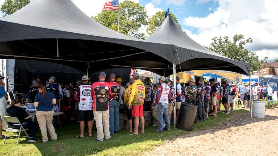 Anglers start lining up backstage with their fish on Day 1 of the 2017 Carhartt Bassmaster College Series National Championship presented by Bass Pro Shops on Bemidji Lake.