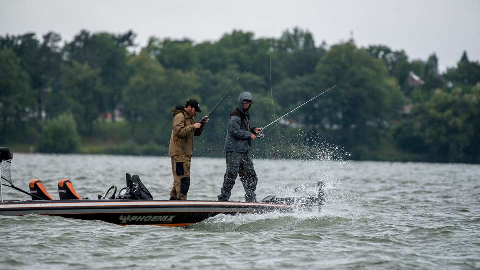Follow the college anglers Day 1 action at the start of the 2017 Carhartt Bassmaster College National Championship presented by Bass Pro Shops. We start with Lance Freeman & Cameron Brooks from Murray State University . 