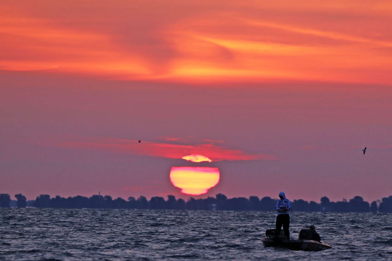 Join Bassmaster rookie Gerald Spohrer as he fishes the early morning hours on Championship Sunday at the Advance Auto Parts Bassmaster Elite at St. Clair.