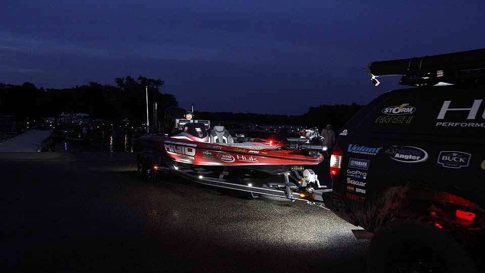 Palaniuk fished the Bassmaster Elite at Champlain presented by Dick Cepek Tires & Wheels. Tiffanie McCall backs him and the boat into the James for Day 1. 