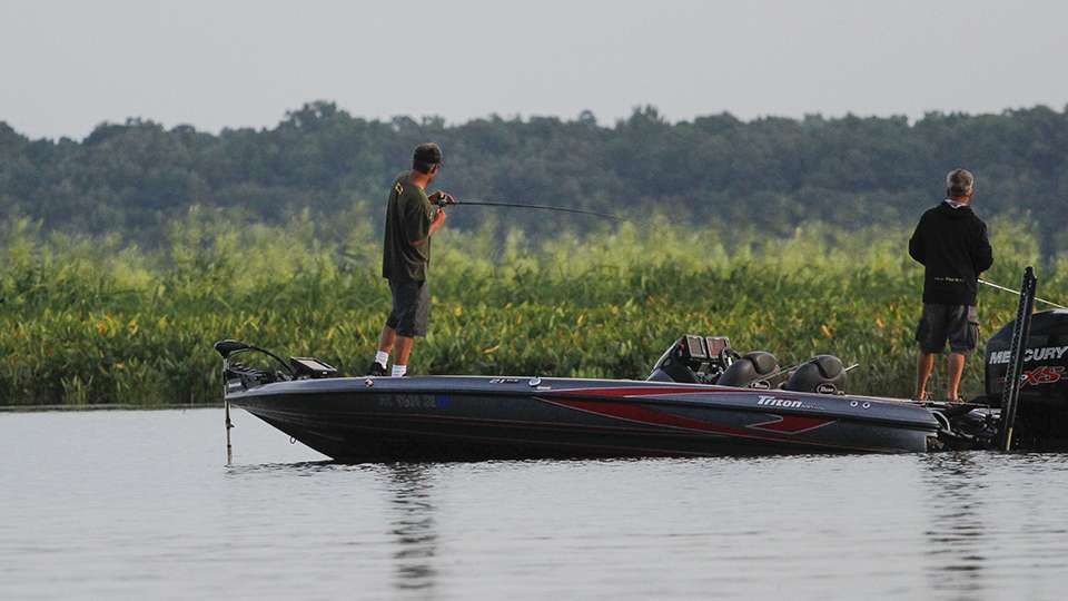 See the latest action from the James River for Day 2 of the Bass Pro Shops Bassmaster Northern Open #2.