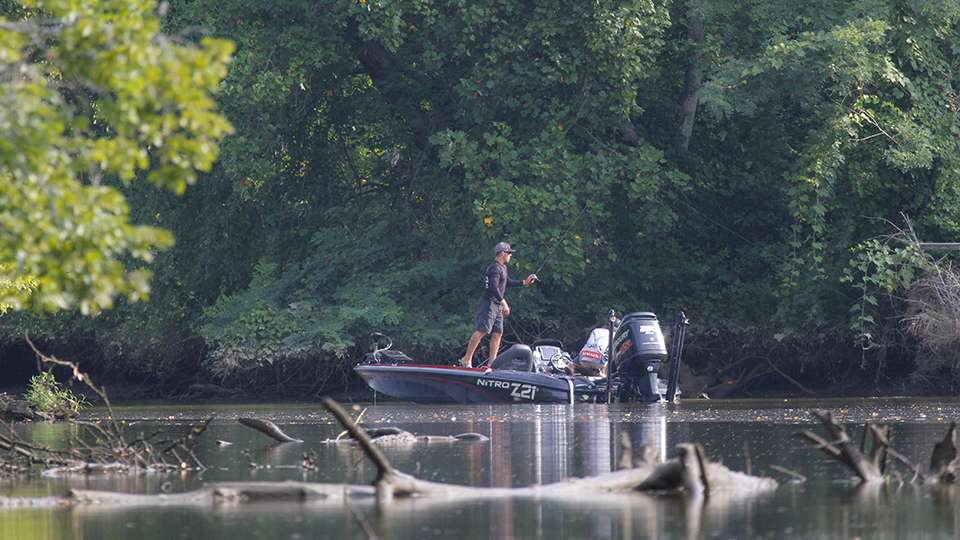 See the pros and cos as they compete on the final day of the 2017 Bass Pro Shops Northern Open #2 on the James River!