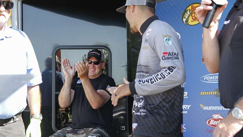 But first, co-angler leader Jon Jezierski dodges the final co-angler and wins.